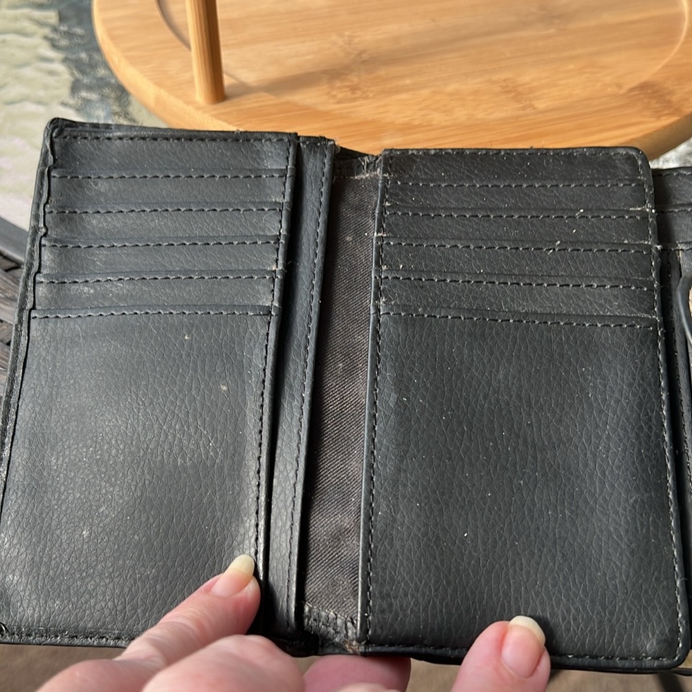 Womens black leather kisslock wallet - Picture 6 of 8